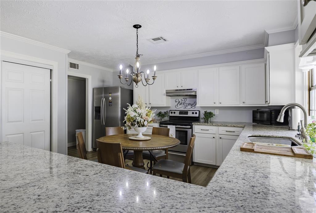 1806 N Borel Drive — photo 5