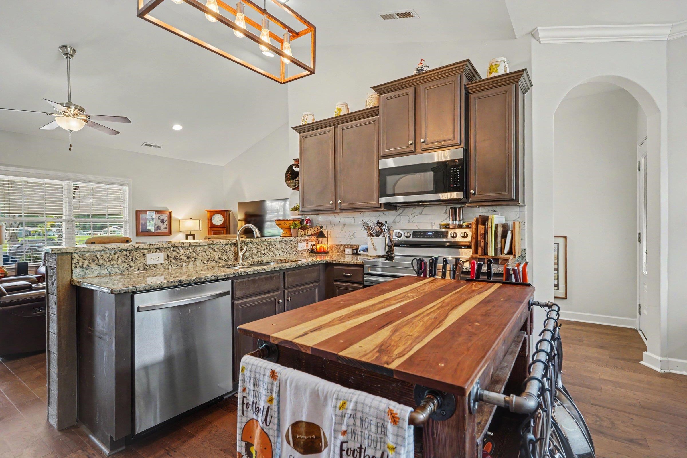 426 Carrick Loop 