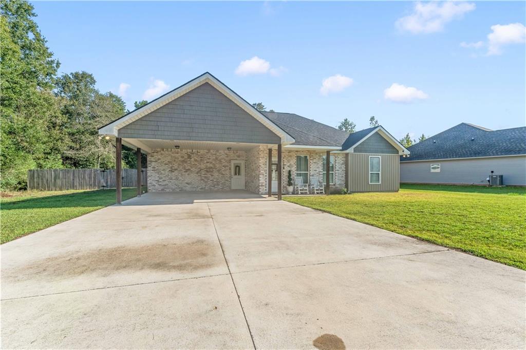 Photo 2 of Single family home for sale at 20439 Egret Rd, Ponchatoula, LA 70454 | MLS# 2574351 | Listing updated on 2026-09-02