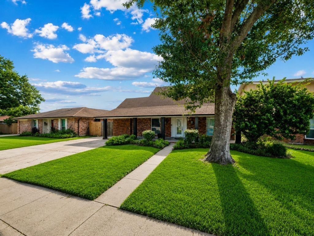 Single family home for sale at 2560 Vulcan St, Harvey, LA 70058 | MLS# 2574889