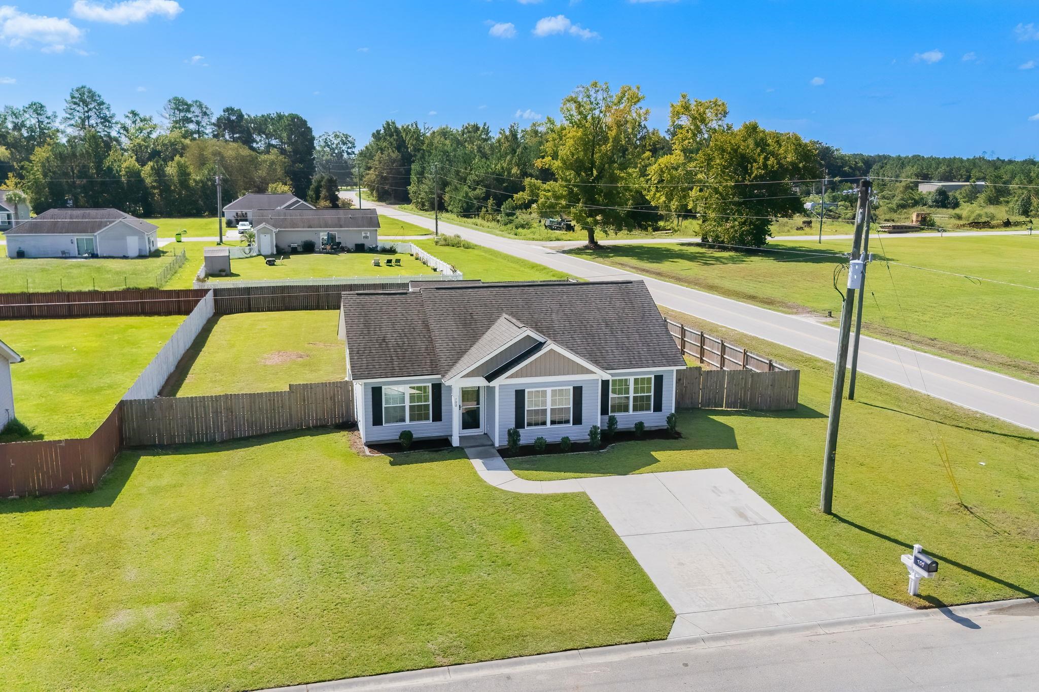 Photo 2 of Single family home for sale at 100 Pumpkin Ash Loop, Conway, SC 29527 | MLS# 2621853 | Listing updated on 2026-09-03