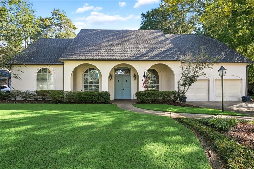 Photo 1 of Single family home for sale at 105 Concorde Pl, Mandeville, LA 70471 | MLS# 2575567 | Listing updated on 2026-09-10