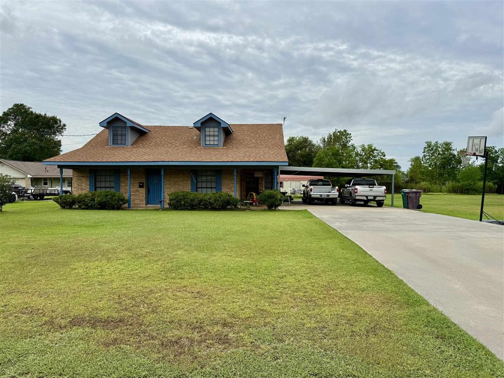 2215 McCloud Street — photo 2
