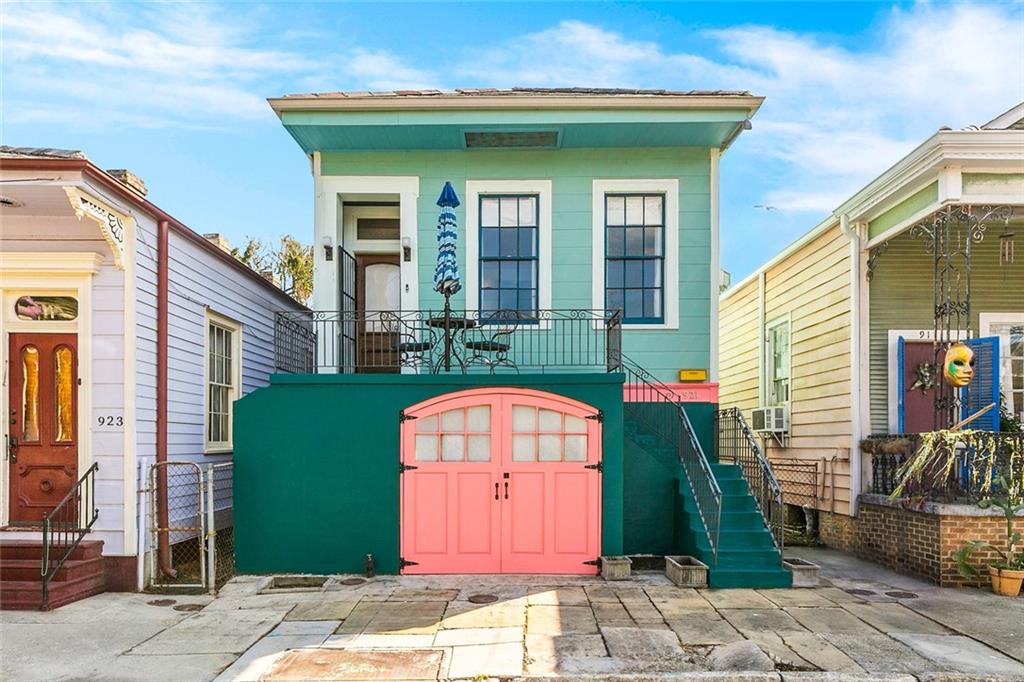 Photo 1 of Single family home for sale at 921 Clouet St, New Orleans, LA 70117 | MLS# 2575736 | Listing updated on 2026-09-04