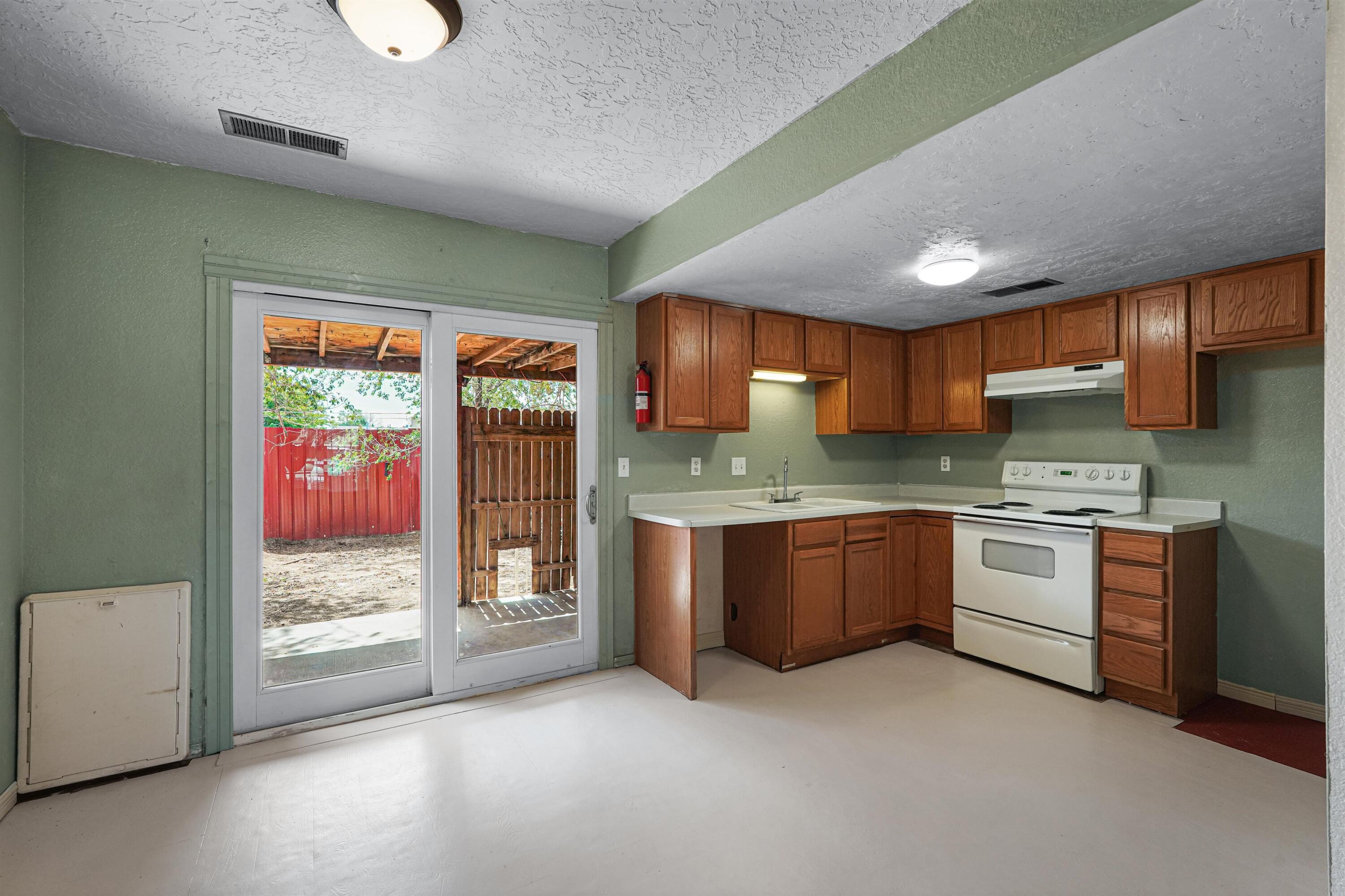 Photo 3 of Sale Pending at 8201 Trumbull Ave Se #APT B, Albuquerque, NM 87108 | MLS# 1110489 | Listing updated on 2026-09-21
