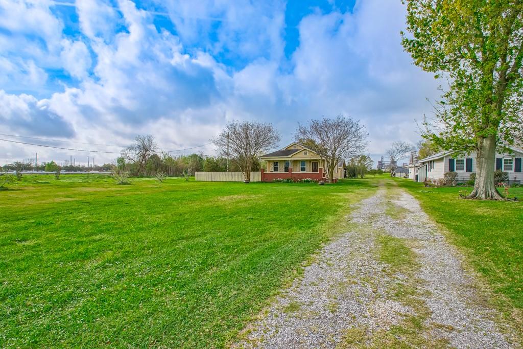 Photo 3 of Single family home for sale at 12563 River Rd, Luling, LA 70070 | MLS# 2575982 | Listing updated on 2026-09-07