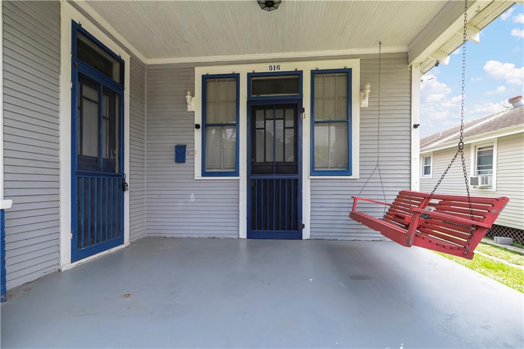 Photo 3 of Single family home for sale at 516 Monroe St, Gretna, LA 70053 | MLS# 2575996 | Listing updated on 2026-10-17