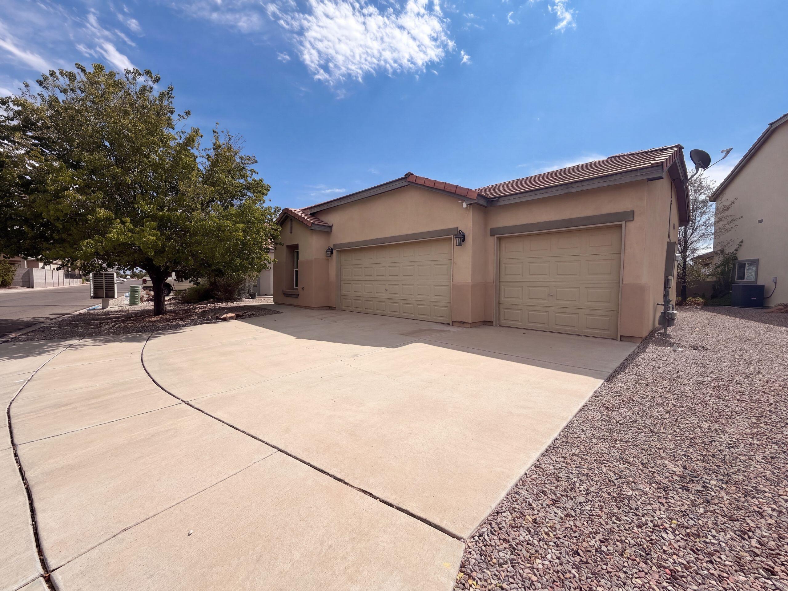 Photo 1 of Single family home for sale at 696 Troon Dr Se, Rio Rancho, NM 87124 | MLS# 1110556 | Listing updated on 2026-09-07