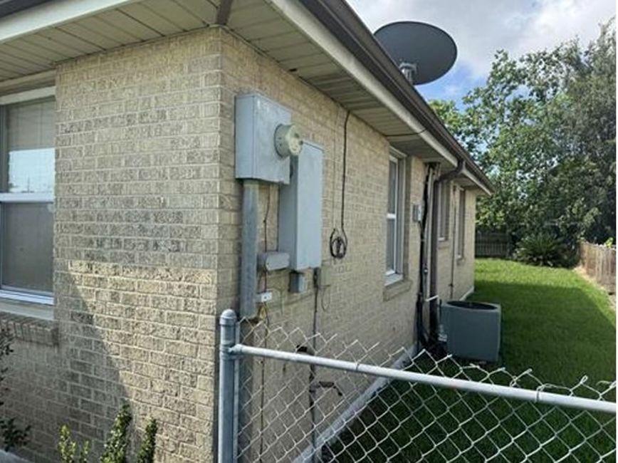 Photo 3 of Single family home for sale at 204 W Prosper St, Chalmette, LA 70043 | MLS# 2575495 | Listing updated on 2026-09-08
