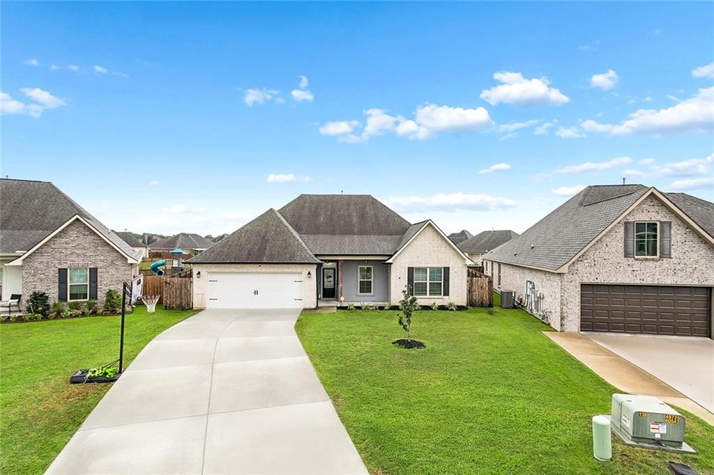Photo 2 of Single family home for sale at 237 Louisiana Iris Cir, Slidell, LA 70458 | MLS# 2576213 | Listing updated on 2026-09-10