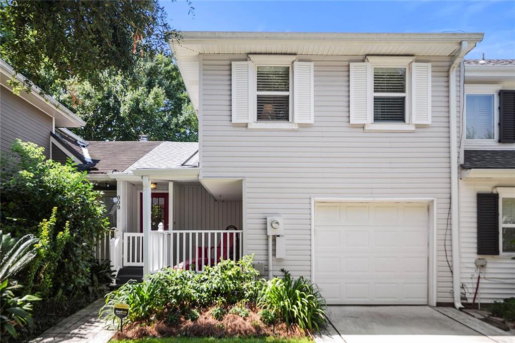 Photo 1 of Townhouse for sale at 808 Old Metairie Pl, Metairie, LA 70001 | MLS# 2576278 | Listing updated on 2026-09-09