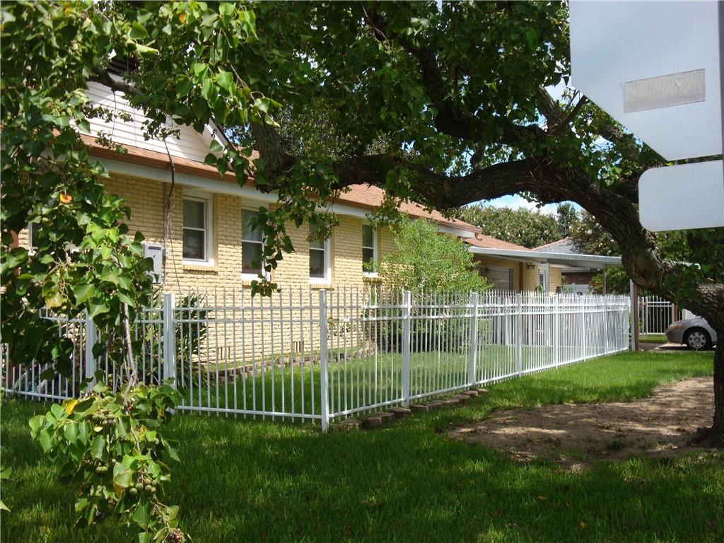 Photo 3 of Single family home for sale at 801 Oaklawn Dr, Metairie, LA 70005 | MLS# 2575894 | Listing updated on 2026-09-09