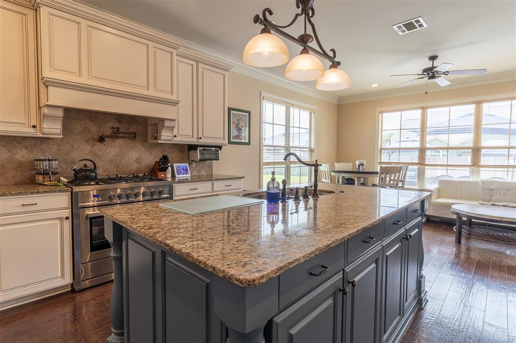 2335 Longue Vue Drive — photo 5