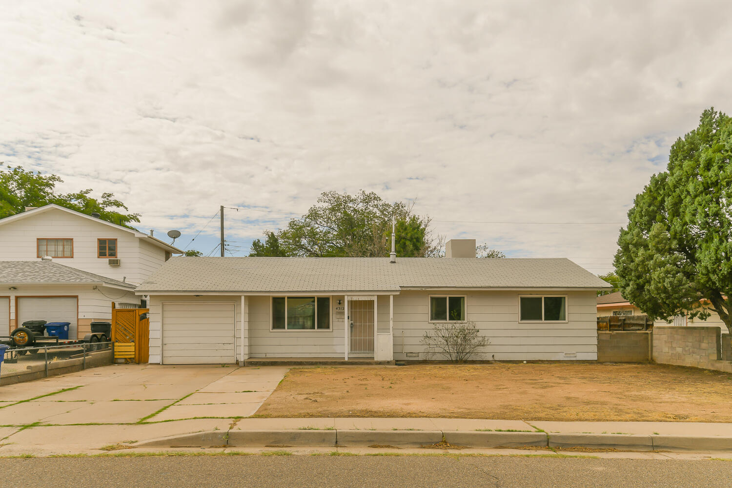 Photo 1 of Sale Pending at 4312 Hendrix Rd Ne, Albuquerque, NM 87110 | MLS# 1110694 | Listing updated on 2026-10-10