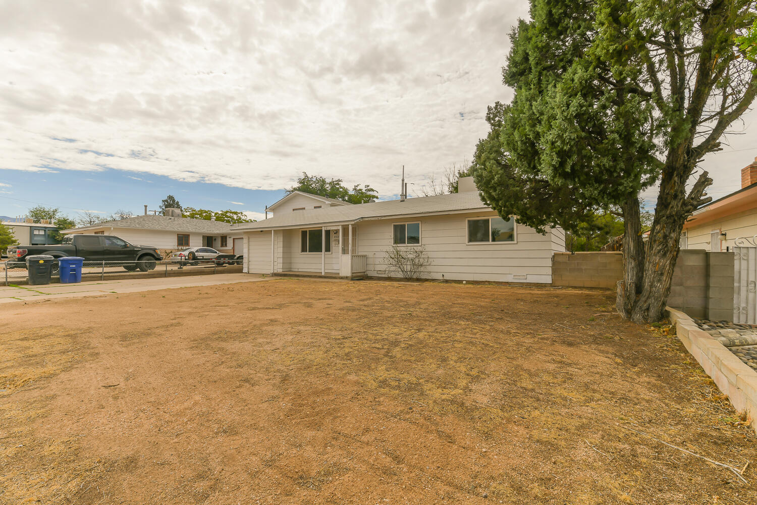 Photo 2 of Single family home for sale at 4312 Hendrix Rd NE, Albuquerque, NM 87110 | MLS# 1110694 | Listing updated on 2026-09-13