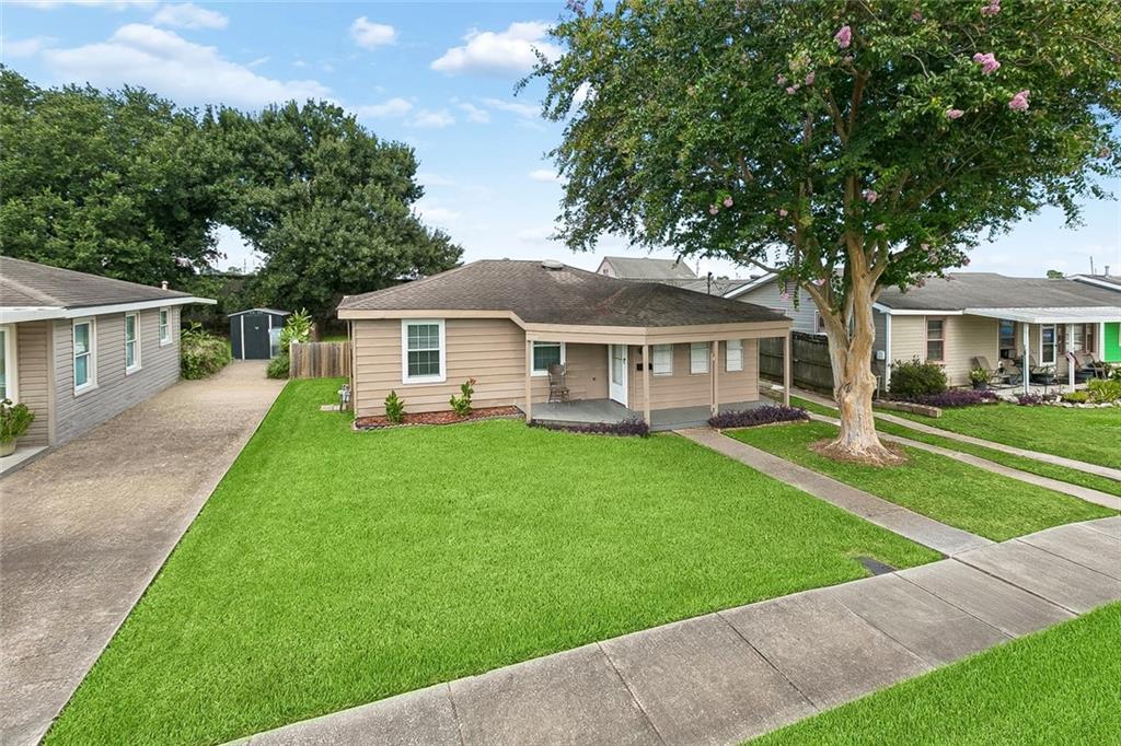 Photo 1 of Single family home for sale at 13 Creagan Ave, Gretna, LA 70053 | MLS# 2570894 | Listing updated on 2026-10-10