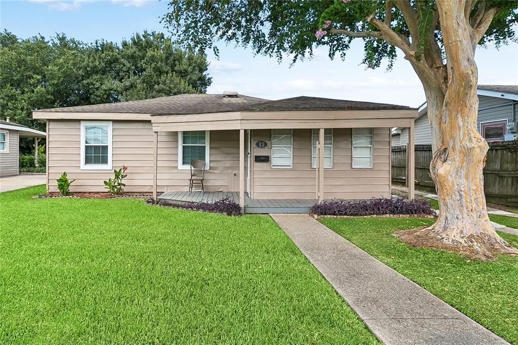 Photo 2 of Single family home for sale at 13 Creagan Ave, Gretna, LA 70053 | MLS# 2570894 | Listing updated on 2026-10-10