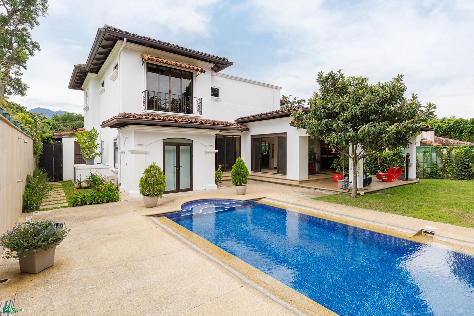 4 bed Single Family Homes For Sale in Pozos, San Jose - 1