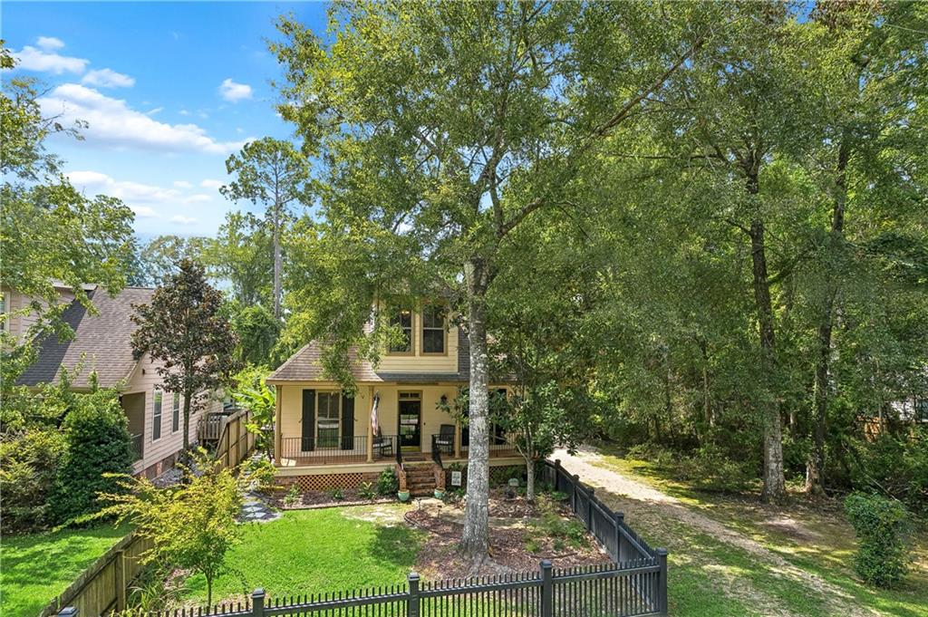 Photo 1 of Single family home for sale at 929 W 17th Avenue, Covington, LA 70433 | MLS# 2576048 | Listing updated on 2026-09-11