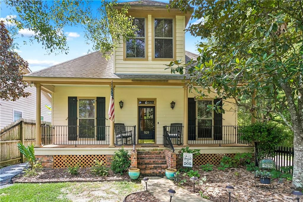 Photo 2 of Single family home for sale at 929 W 17th Avenue, Covington, LA 70433 | MLS# 2576048 | Listing updated on 2026-09-11