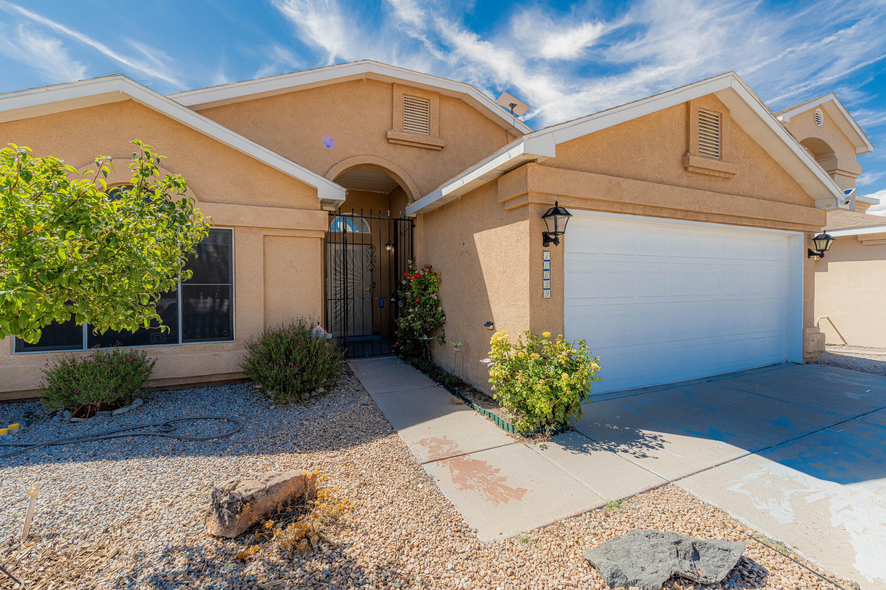 Photo 2 of Sale Pending at 10639 Pisces Ct Nw, Albuquerque, NM 87114 | MLS# 1110773 | Listing updated on 2026-09-13