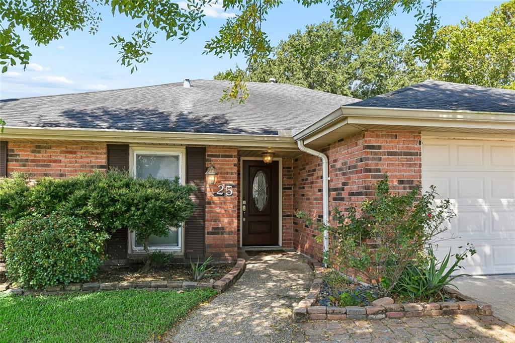 Photo 3 of Single family home for sale at 25 Normandy Dr, Kenner, LA 70065 | MLS# 2576686 | Listing updated on 2026-09-11