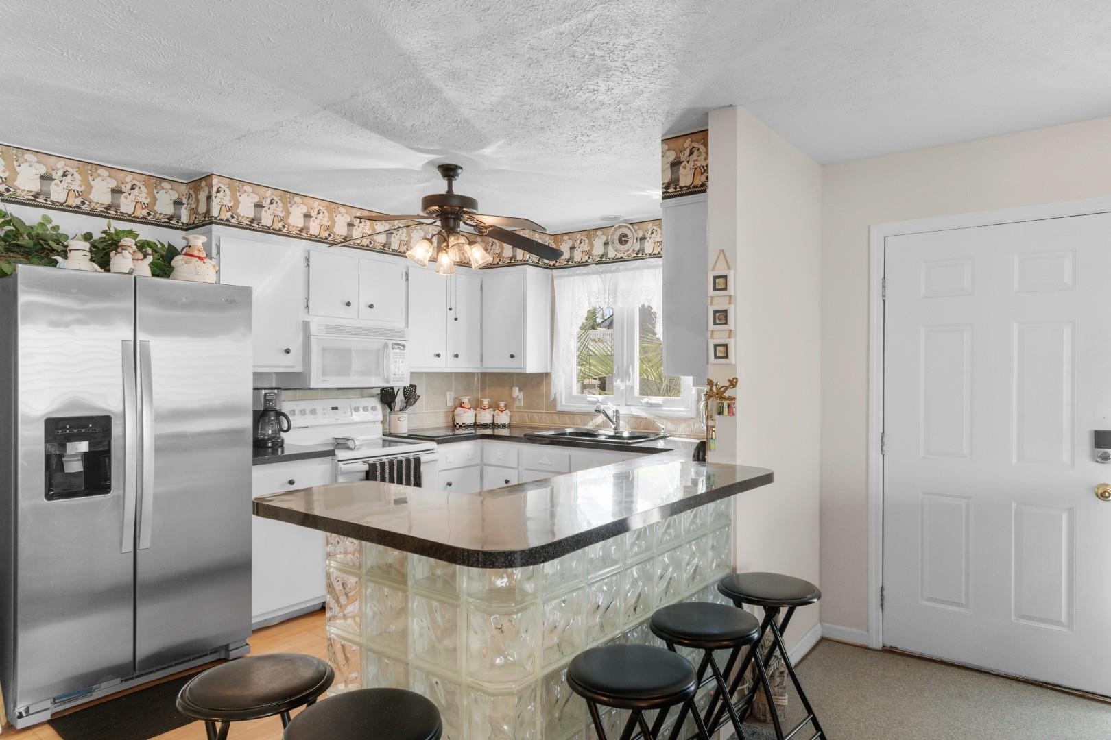 Photo 4 of Single family home for sale at 2707 Hillside Dr S, North Myrtle Beach, SC 29582 | MLS# 2622530 | Listing updated on 2026-09-18