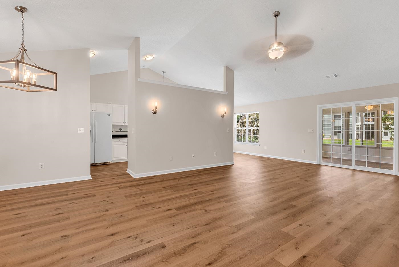 Photo 3 of Single family home for sale at 336 Lynco Ln, Myrtle Beach, SC 29575 | MLS# 2622547 | Listing updated on 2026-09-19