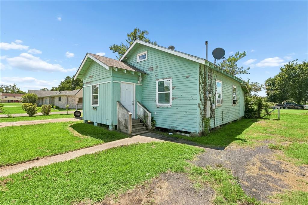 Photo 2 of Single family home for sale at 253 Fir St, La Place, LA 70068 | MLS# 2574984 | Listing updated on 2026-09-12