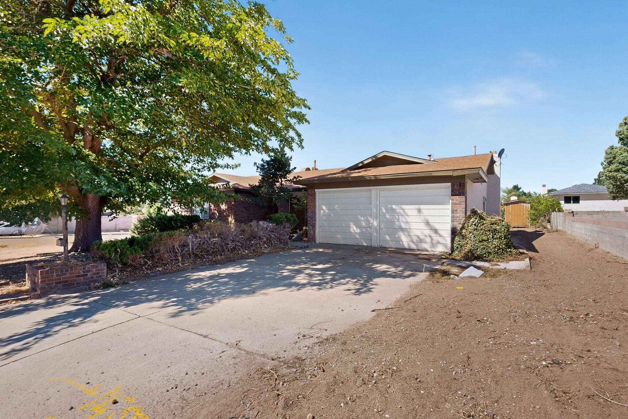 Photo 3 of Single family home for sale at 3701 Naples St Ne, Albuquerque, NM 87111 | MLS# 1110886 | Listing updated on 2026-09-18