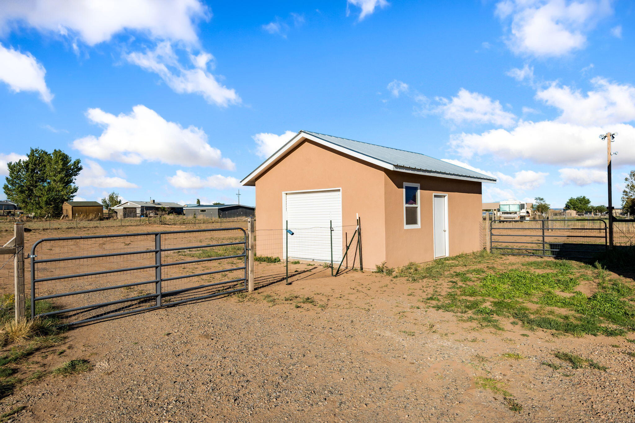 Photo 4 of Single family home for sale at 8 Starlight Acres Dr, Edgewood, NM 87015 | MLS# 1110927 | Listing updated on 2026-09-13