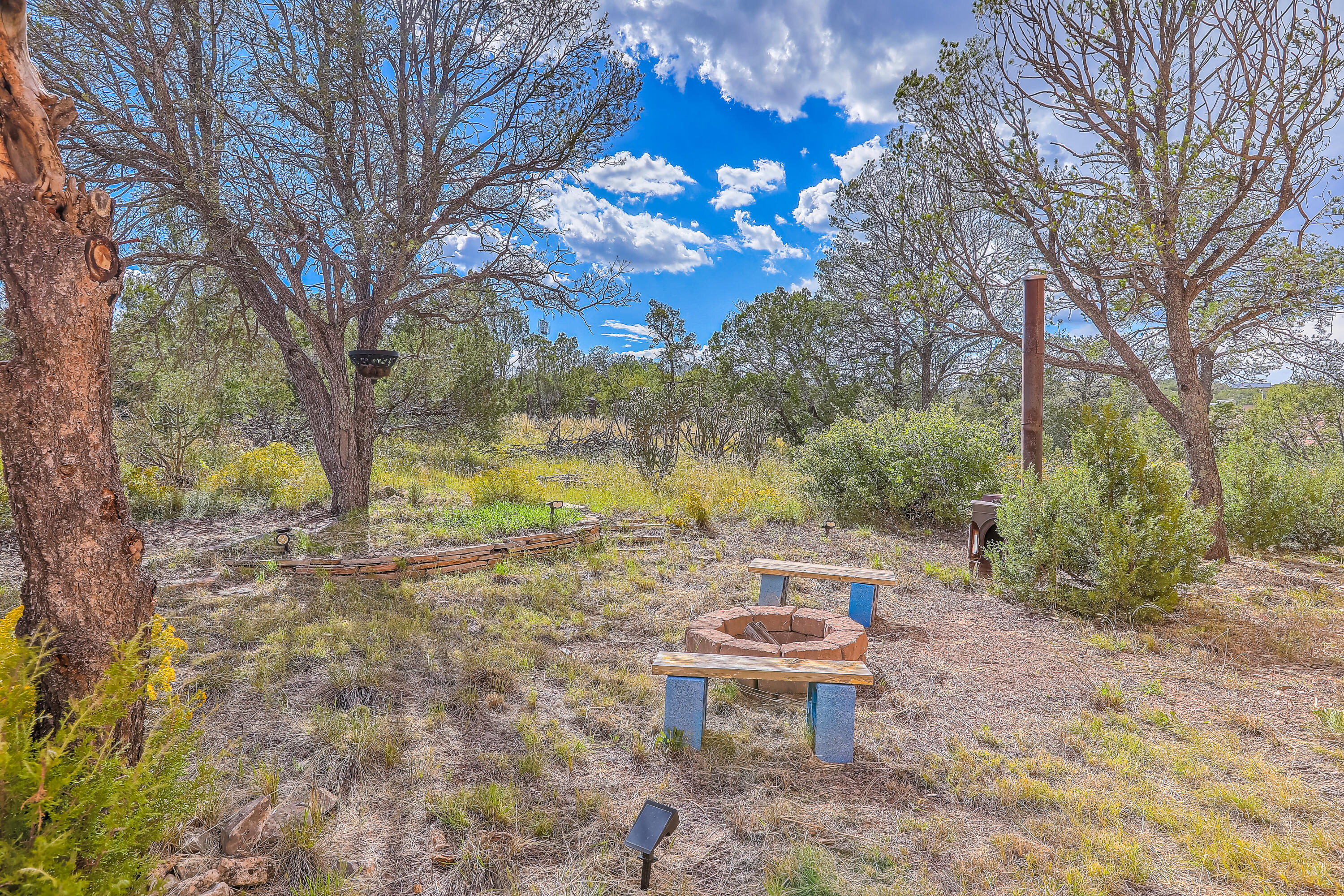 Photo 3 of Single family home for sale at 2 Tierra Linda, Edgewood, NM 87015 | MLS# 1111014 | Listing updated on 2026-09-15