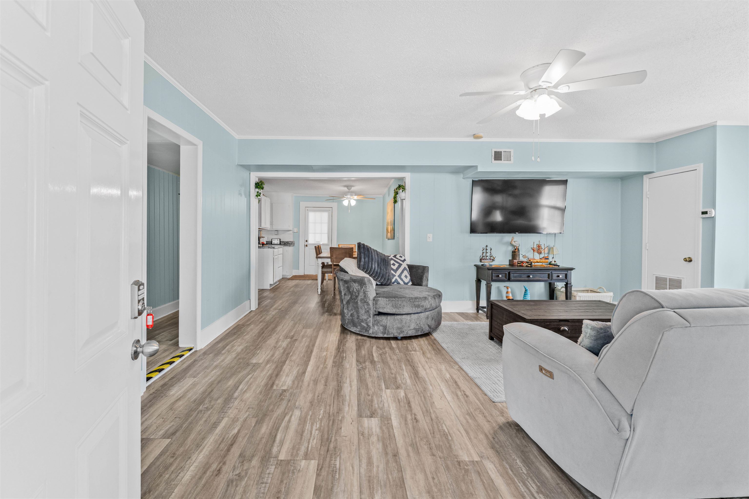 Photo 3 of Single family home for sale at 406 43rd Avenue S, North Myrtle Beach, SC 29582 | MLS# 2622845 | Listing updated on 2026-09-29