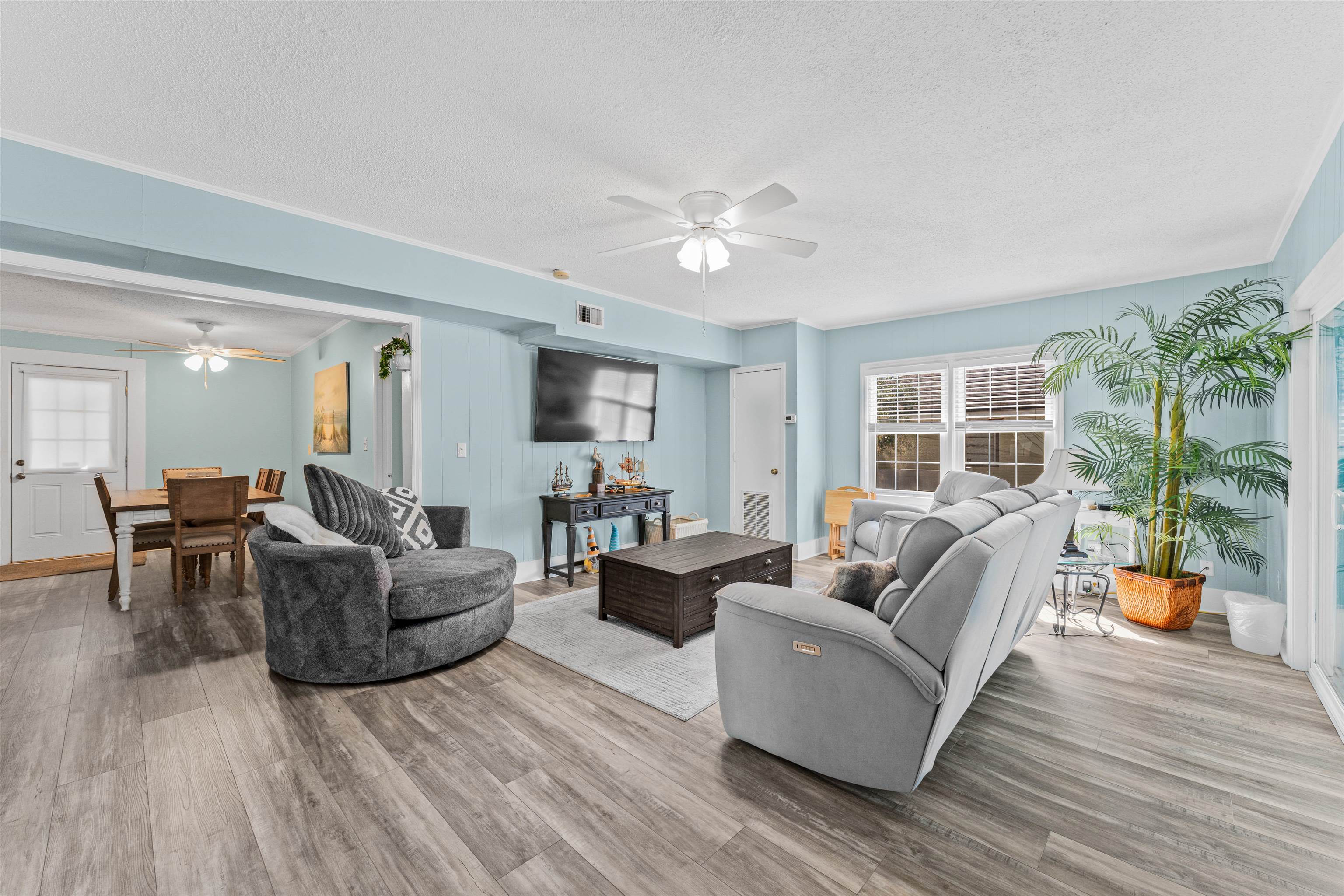 Photo 3 of Single family home for sale at 406 43rd Avenue S, North Myrtle Beach, SC 29582 | MLS# 2622845 | Listing updated on 2026-09-16