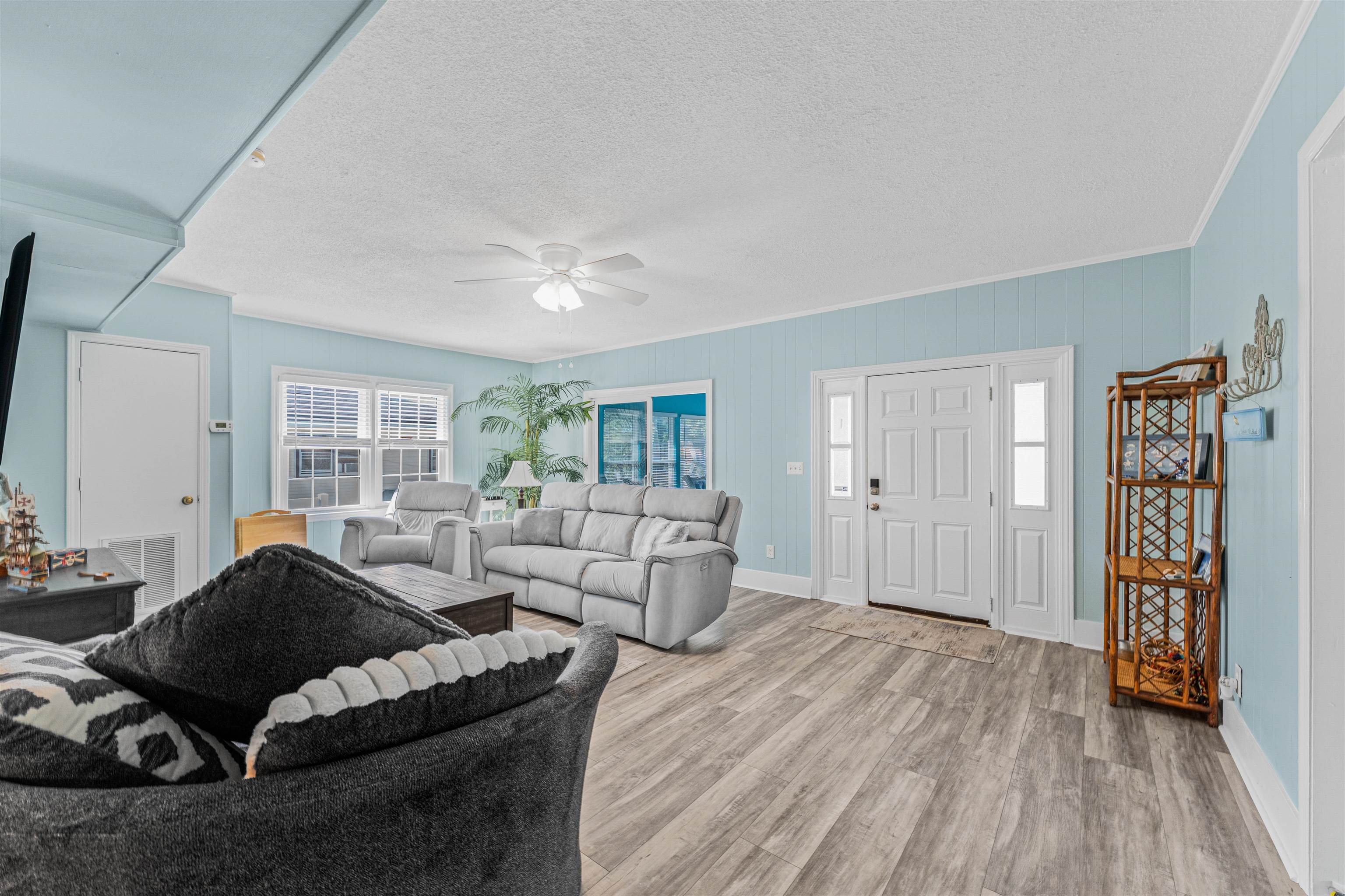 Photo 4 of Single family home for sale at 406 43rd Avenue S, North Myrtle Beach, SC 29582 | MLS# 2622845 | Listing updated on 2026-09-16