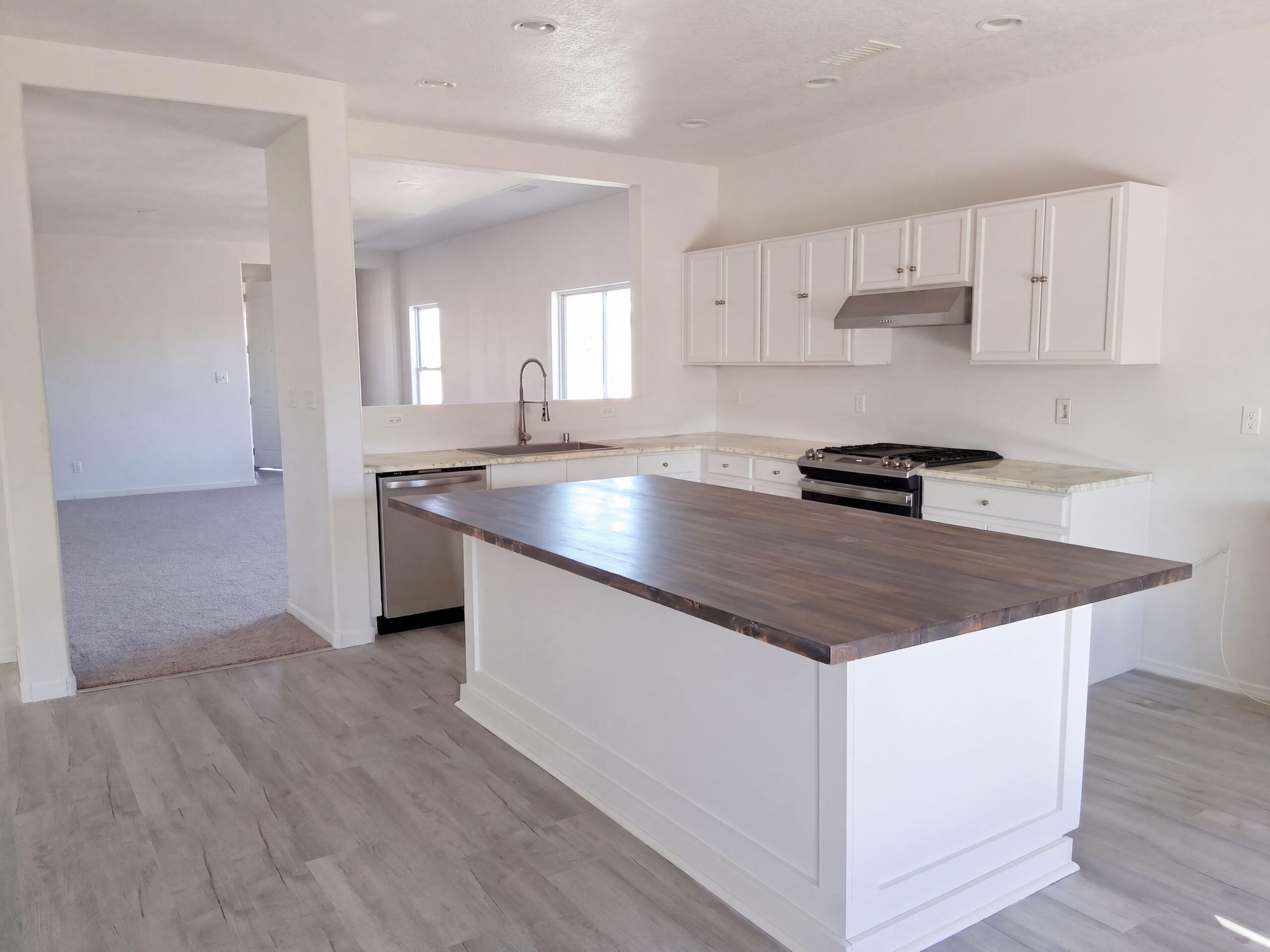 Photo 4 of Single family home for sale at 2900 Duerson Trl SW, Albuquerque, NM 87121 | MLS# 1111045 | Listing updated on 2026-09-16