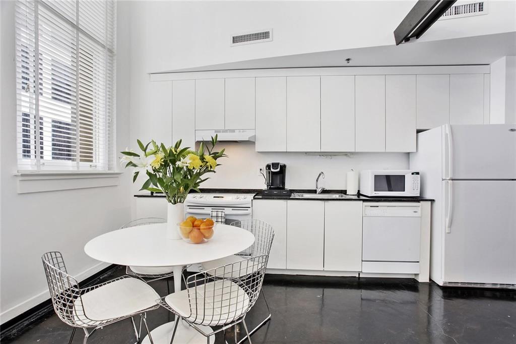 Photo 2 of Condo for sale at 334 Carondelet St #404, New Orleans, LA 70130 | MLS# 2577588 | Listing updated on 2026-09-19