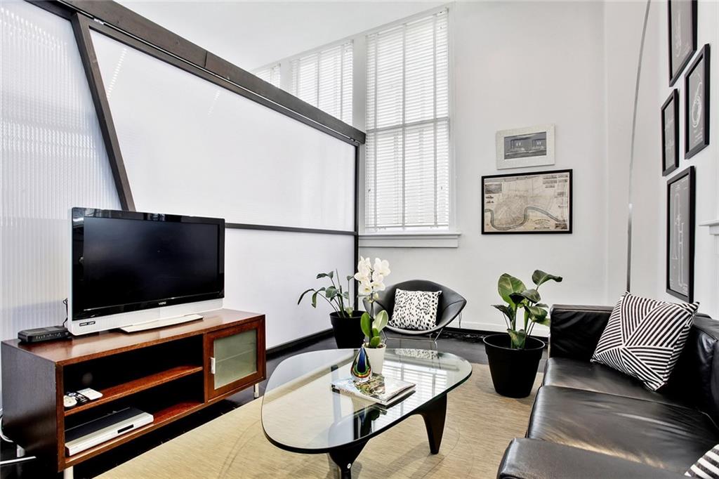 Photo 4 of Condo for sale at 334 Carondelet St #404, New Orleans, LA 70130 | MLS# 2577588 | Listing updated on 2026-09-19