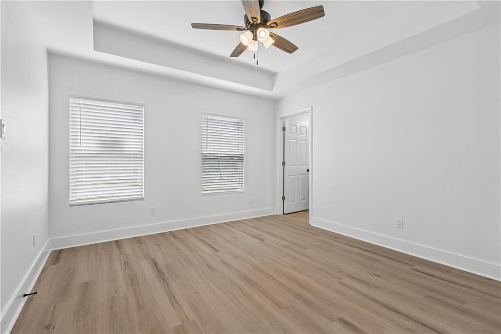 Listing Photo 5 - Condo for sale in building located at 2900 N Monterey Ct, Gretna, LA 70056