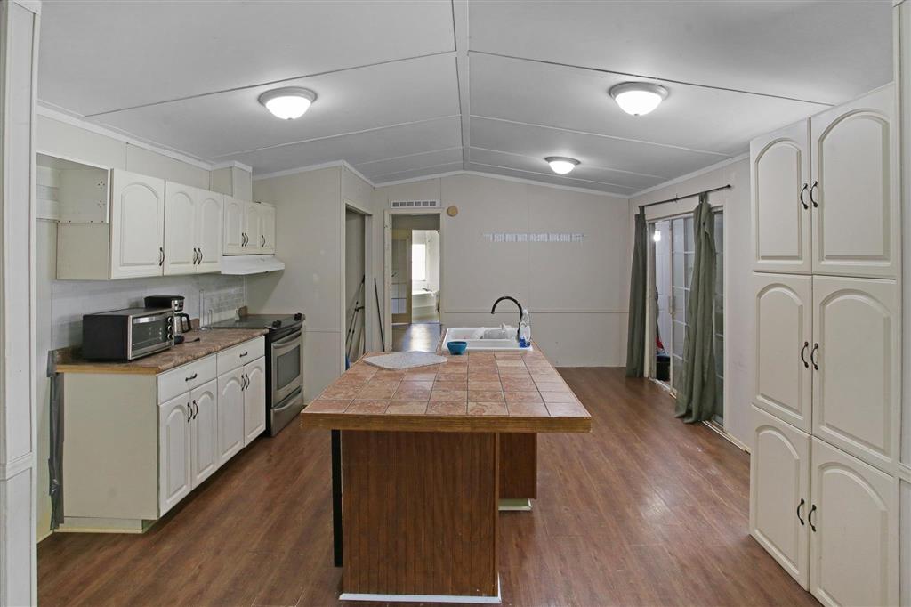 409 Willett Lane — photo 2