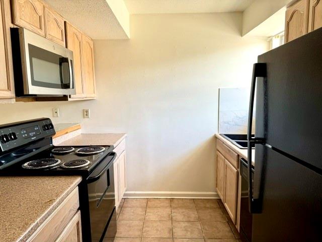 Photo 4 of Condo for sale at 3648 Marttinique Ave #B, Kenner, LA 70065 | MLS# 2575954 | Listing updated on 2026-09-23