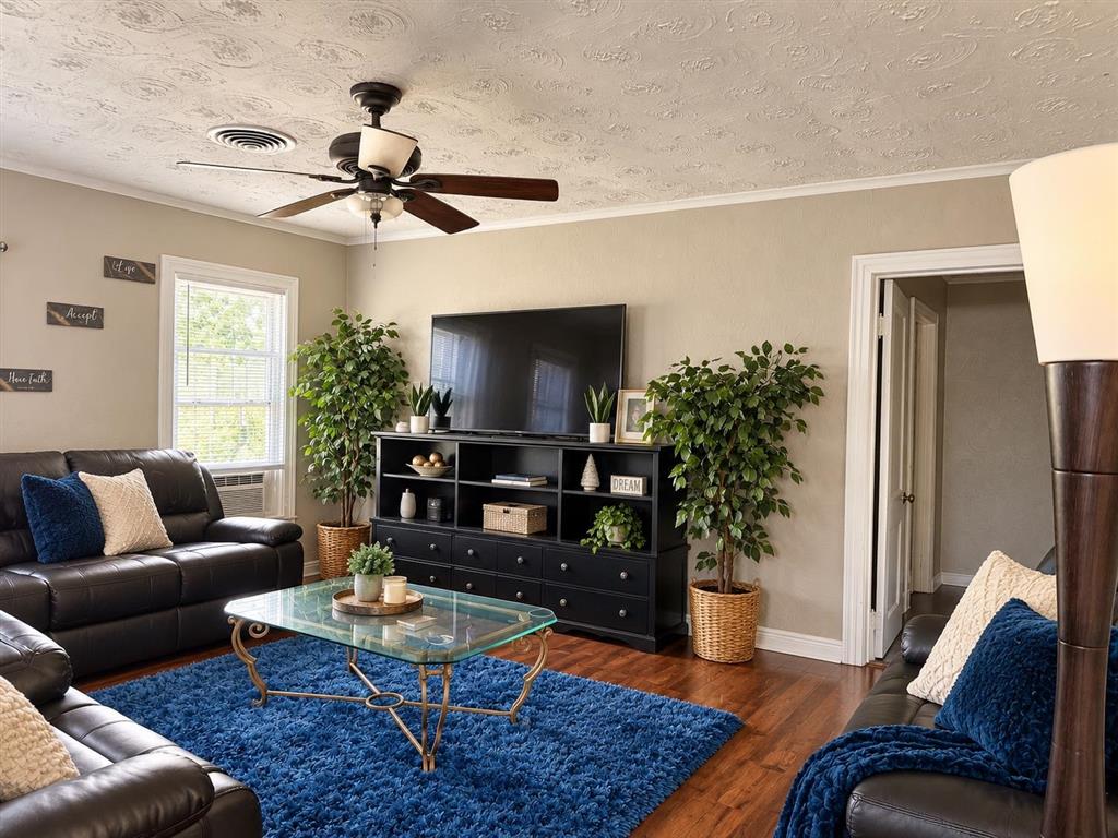 808 Azalea St Street — photo 2
