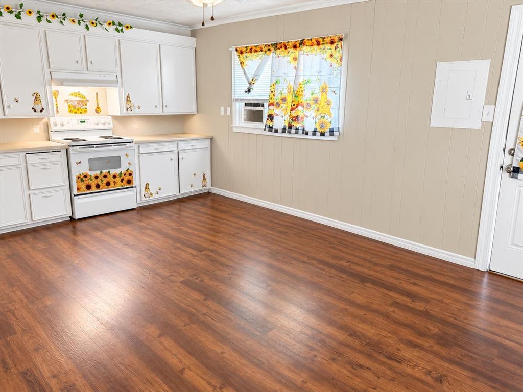 808 Azalea St Street — photo 3