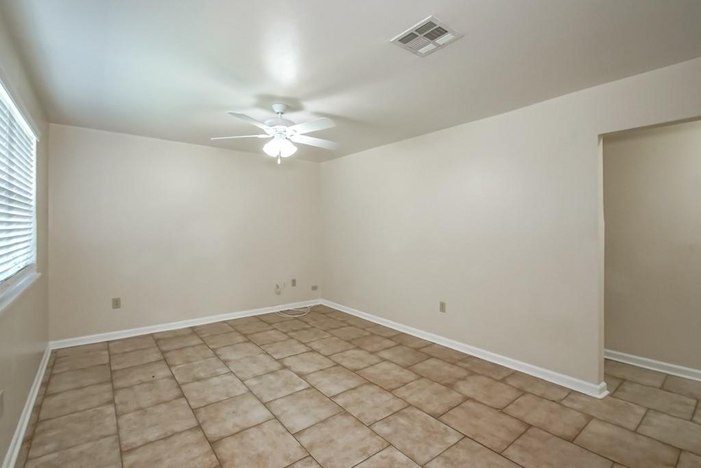 Photo 3 of Single family home for sale at 319 W Loyola Dr, Kenner, LA 70065 | MLS# 2578451 | Listing updated on 2026-09-24