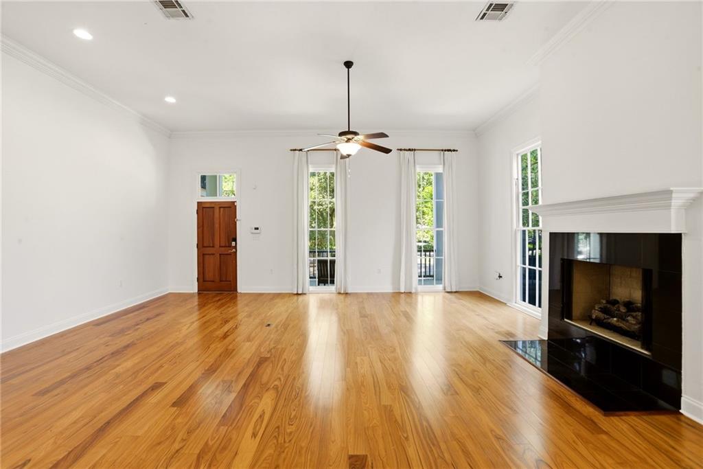 Photo 4 of Single family home for sale at 1512 Camp St, New Orleans, LA 70130 | MLS# 2578627 | Listing updated on 2026-09-24