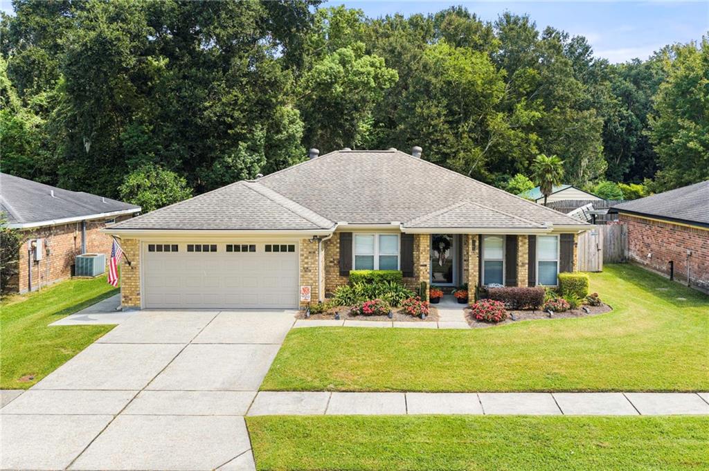 Photo 1 of Single family home for sale at 4705 Grand Terre Dr, Marrero, LA 70072 | MLS# 2578615 | Listing updated on 2026-09-25