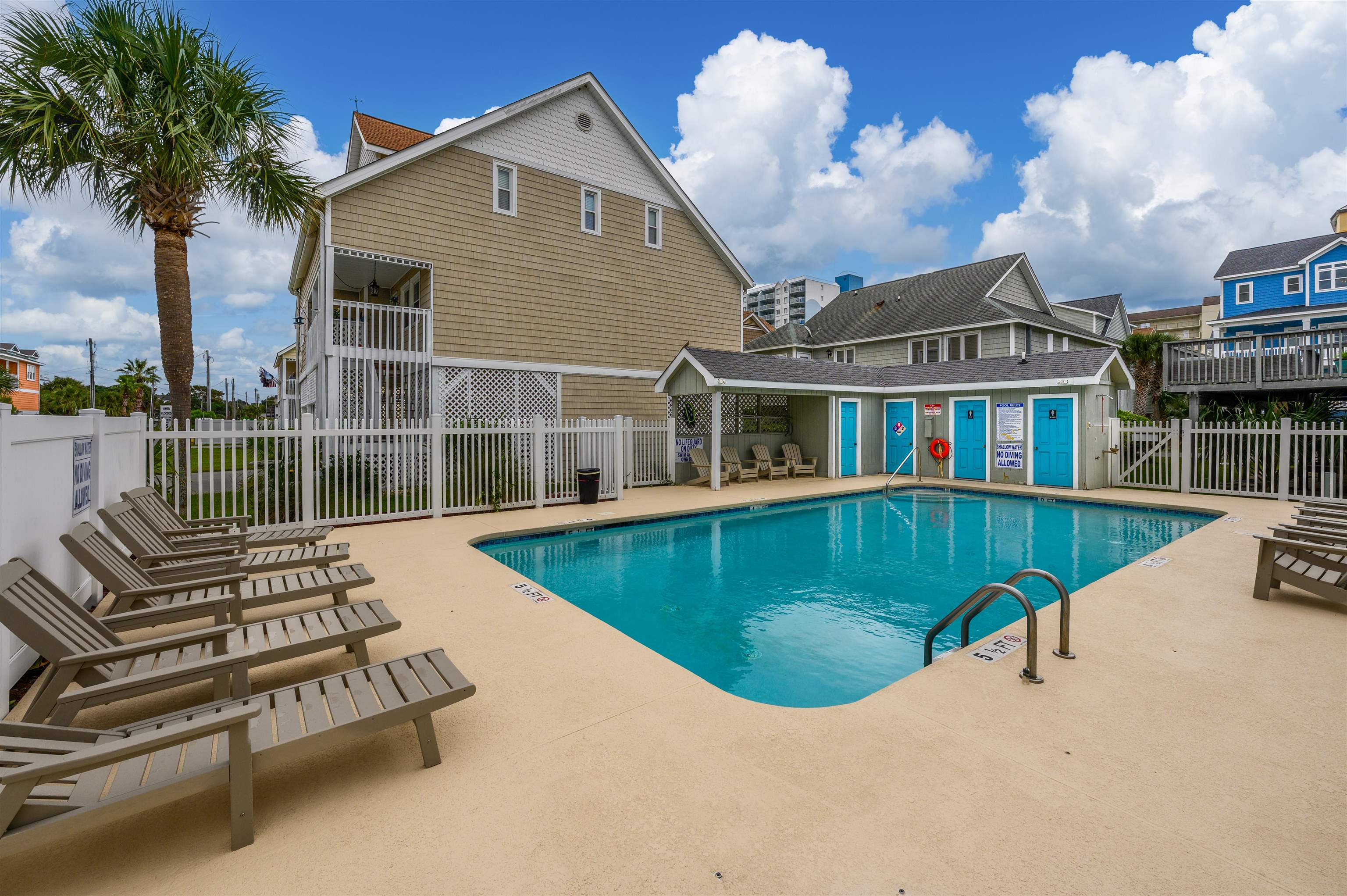 Photo 4 of Single family home for sale at 4724 Surf St, North Myrtle Beach, SC 29582 | MLS# 2623689 | Listing updated on 2026-09-25