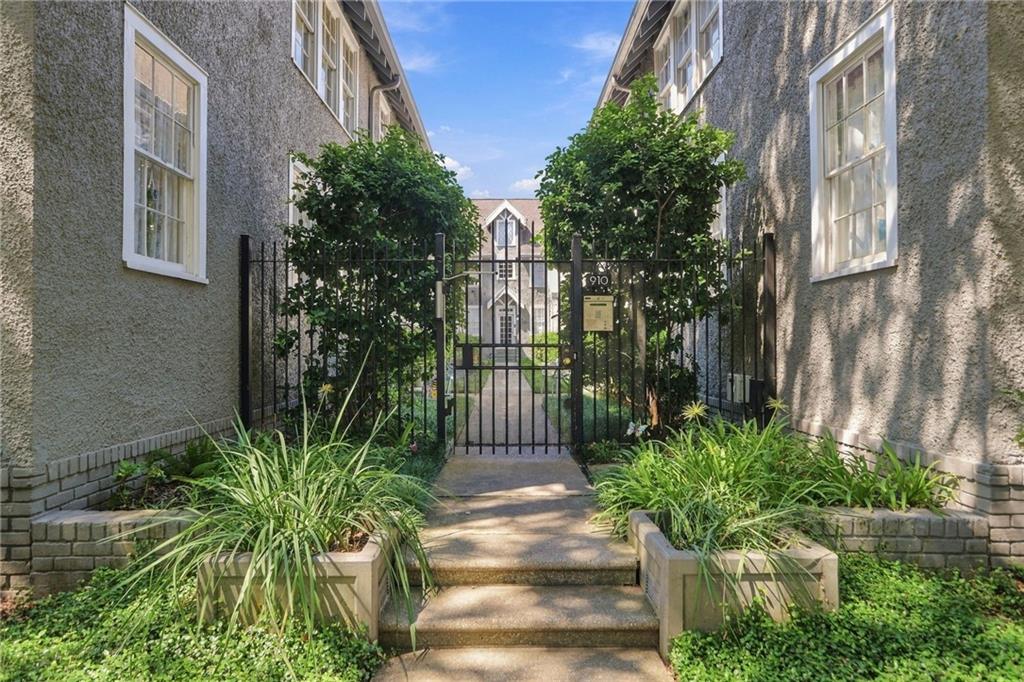 Photo 2 of Condo for sale at 910 S Carrolton Ave #L, New Orleans, LA 70118 | MLS# 2578703 | Listing updated on 2026-09-29