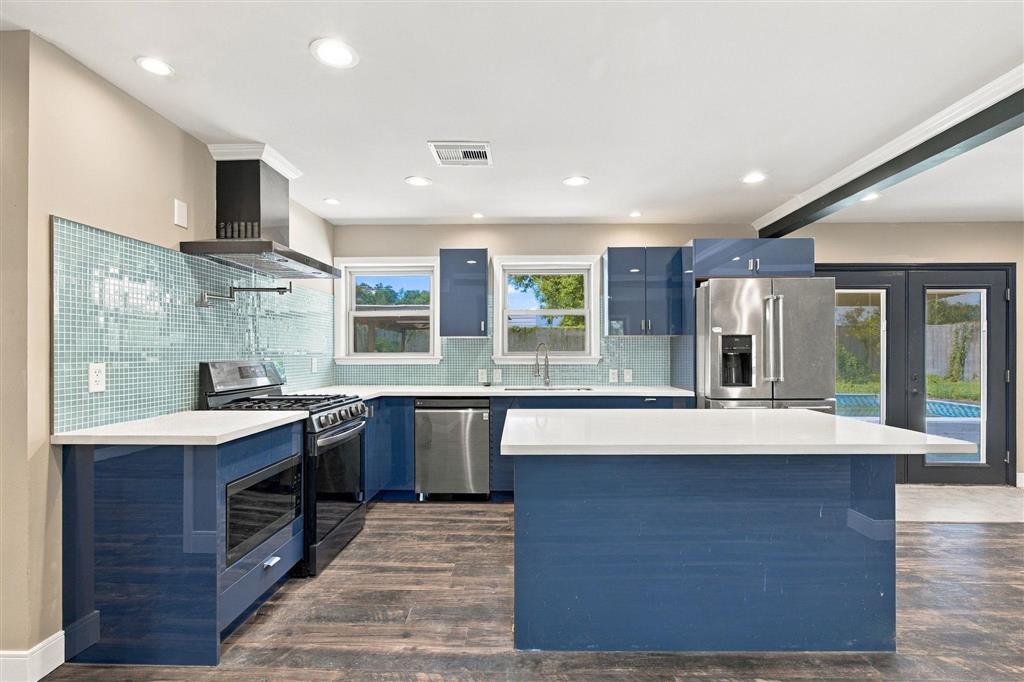 330 Arlington Drive — photo 3