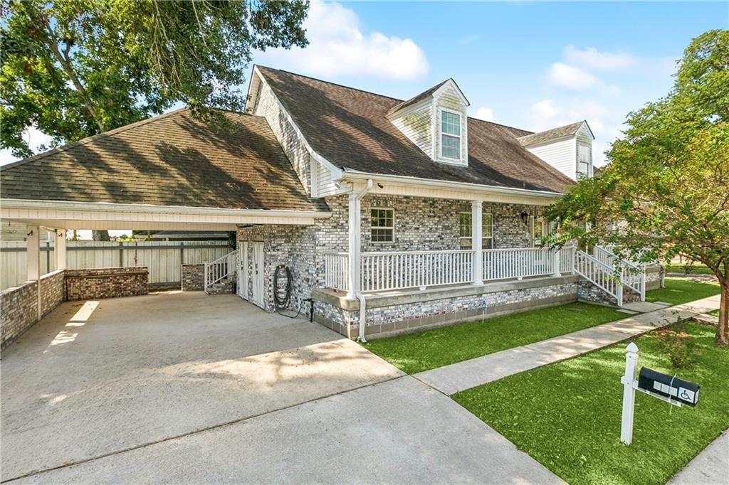 Photo 2 of Single family home for sale at 614 W Josephine St, Chalmette, LA 70043 | MLS# 2578981 | Listing updated on 2026-09-28